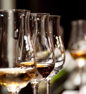 Planlæg den perfekte vin smagning til jeres næste firmaarrangement.