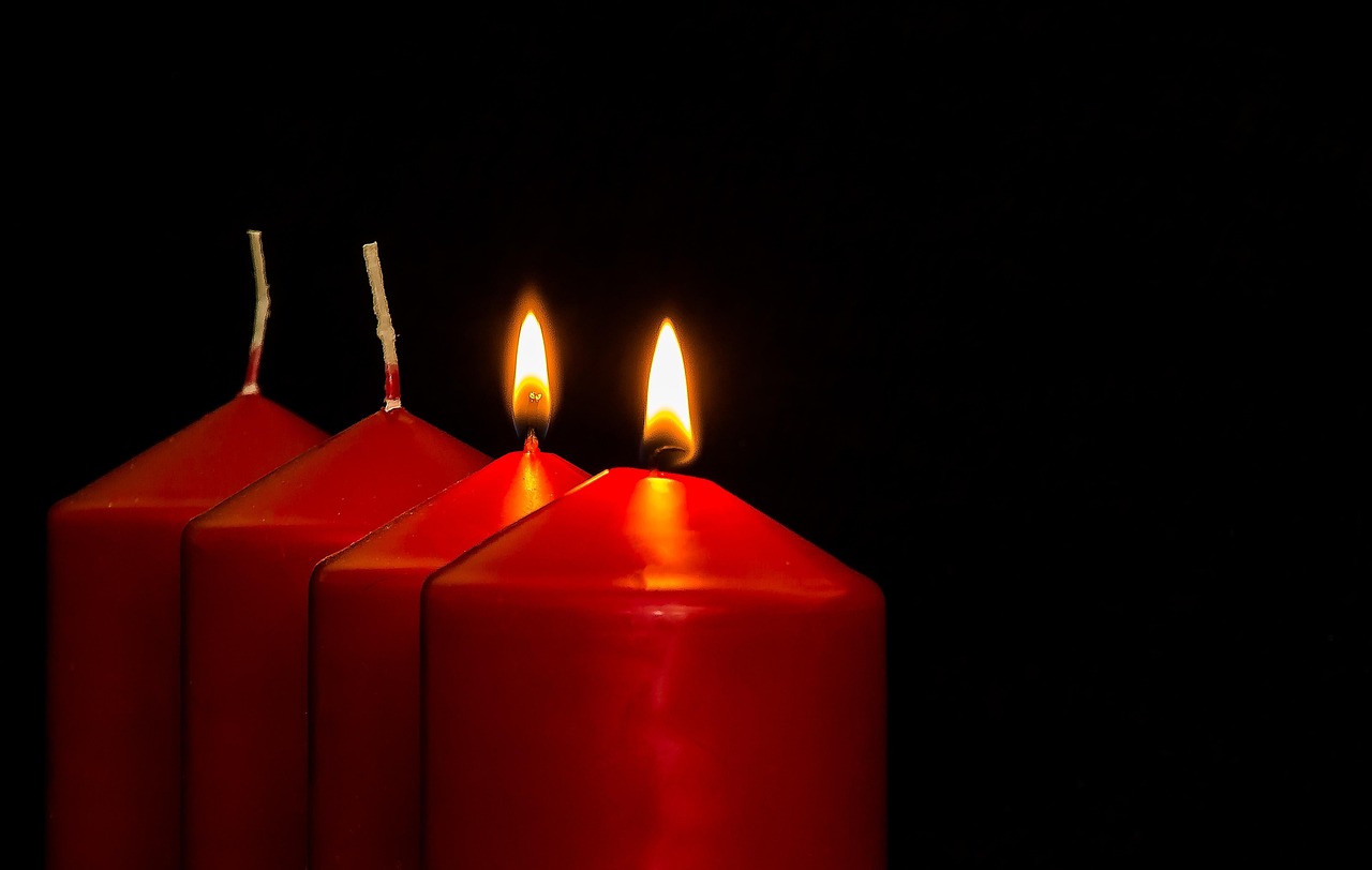 Overrask med elegance: Derfor hitter smykke-adventskalendere i år